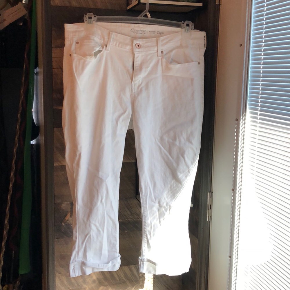 Levi’s capris